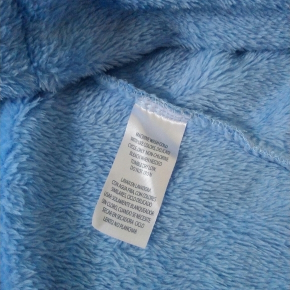 Cozy Fuzzy Robe - Picture 6 of 7